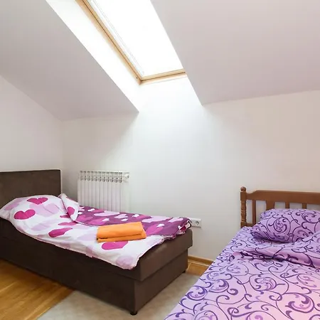 Apartman Saraj 6 *